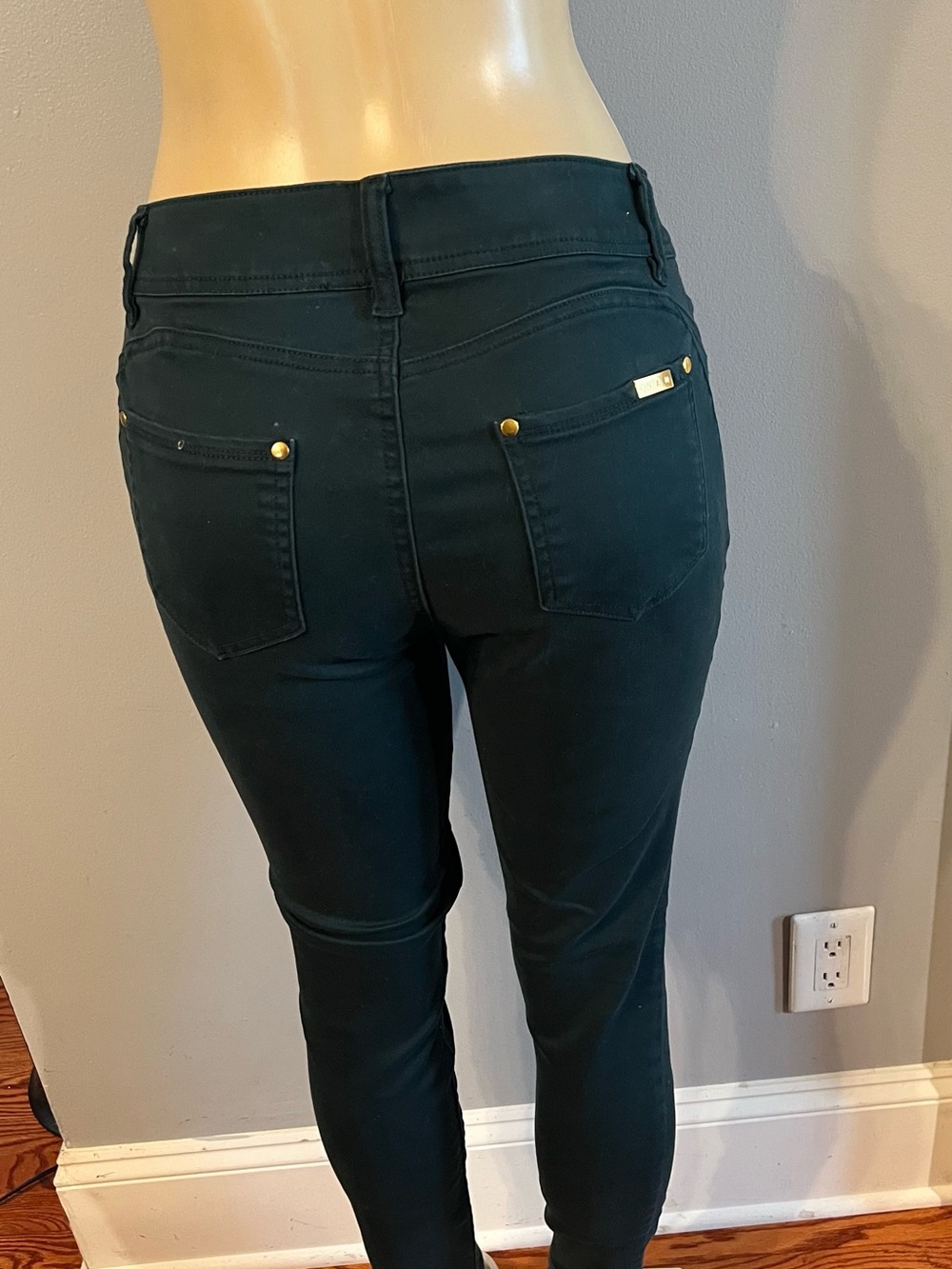 IMAN Ankle Slim Jeans with Gold Hardware